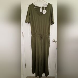 NWT Womens Olive Green Jumpsuit Size L